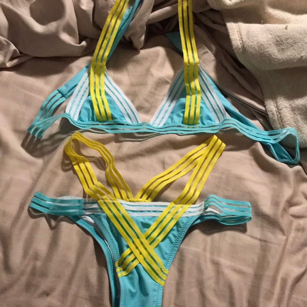 Thong bikini